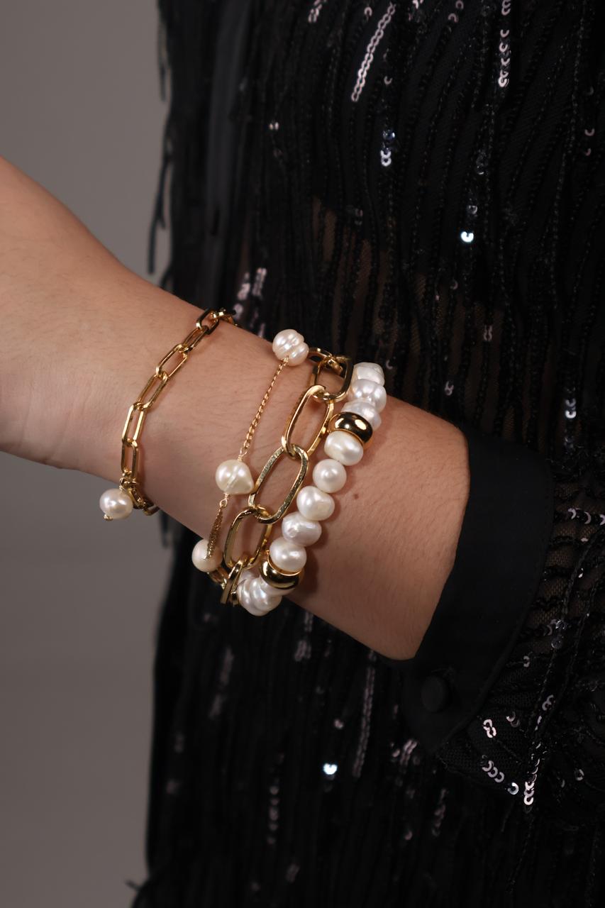 Pulsera "Paper Clip" con charm de Perla Chapa de Oro 22
