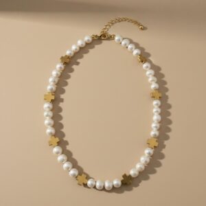 Collar "Sacra Pearl"de perla natural con perlas  y  Cruces Chapa Oro  22k