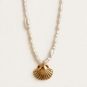 Collar de perla natural con Dije Concha Chapa Oro  de 22k