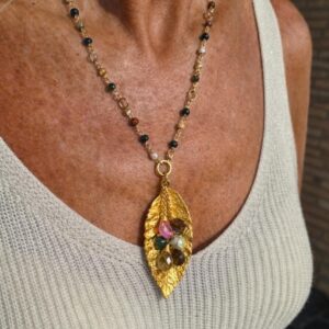 Collar Hoja Sagrada ,de piedras Naturales y dije de hoja chapa de oro 22 k|Joyeria Artesanal|CIANNA