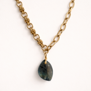 Collar Sovereign Noir Piedra Natural Labradorita  y Cadena de  Chapa de Oro 22K|CIANNA