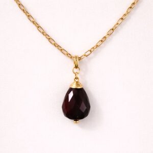  Collar Elemental de Piedra Natural Granate Obscuro  y Chapa de Oro 22 k |CIANNA