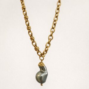 Collar Perla Barroca Eclipse Collar de Chapa de Oro 22K