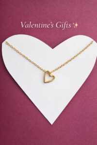 Collar silueta corazón calado en chapa de oro 22k Cianna