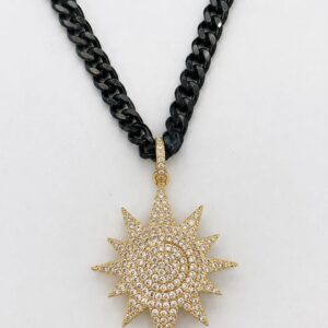 Collar de cadena gunmetal con dije de sol radiante pavé en microzirconias Cianna